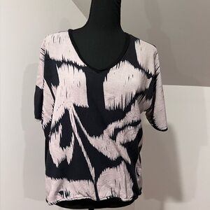 Abstract Black and cream Women's Top